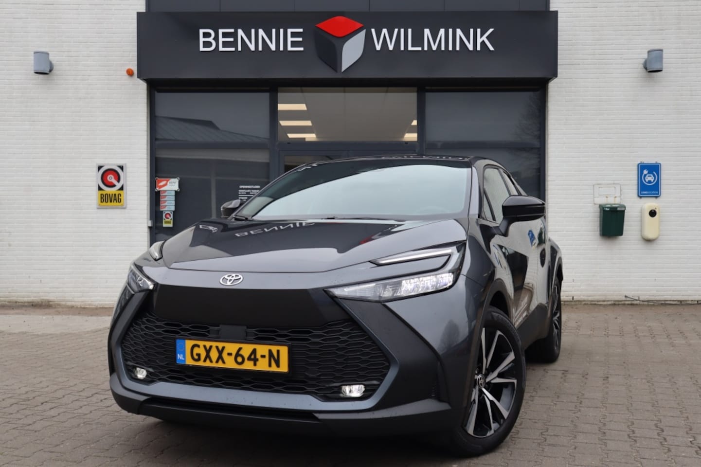 Toyota C-HR - 2.0 PHEV 220 Dynamic Blindspot/PDC/Standkachel - AutoWereld.nl