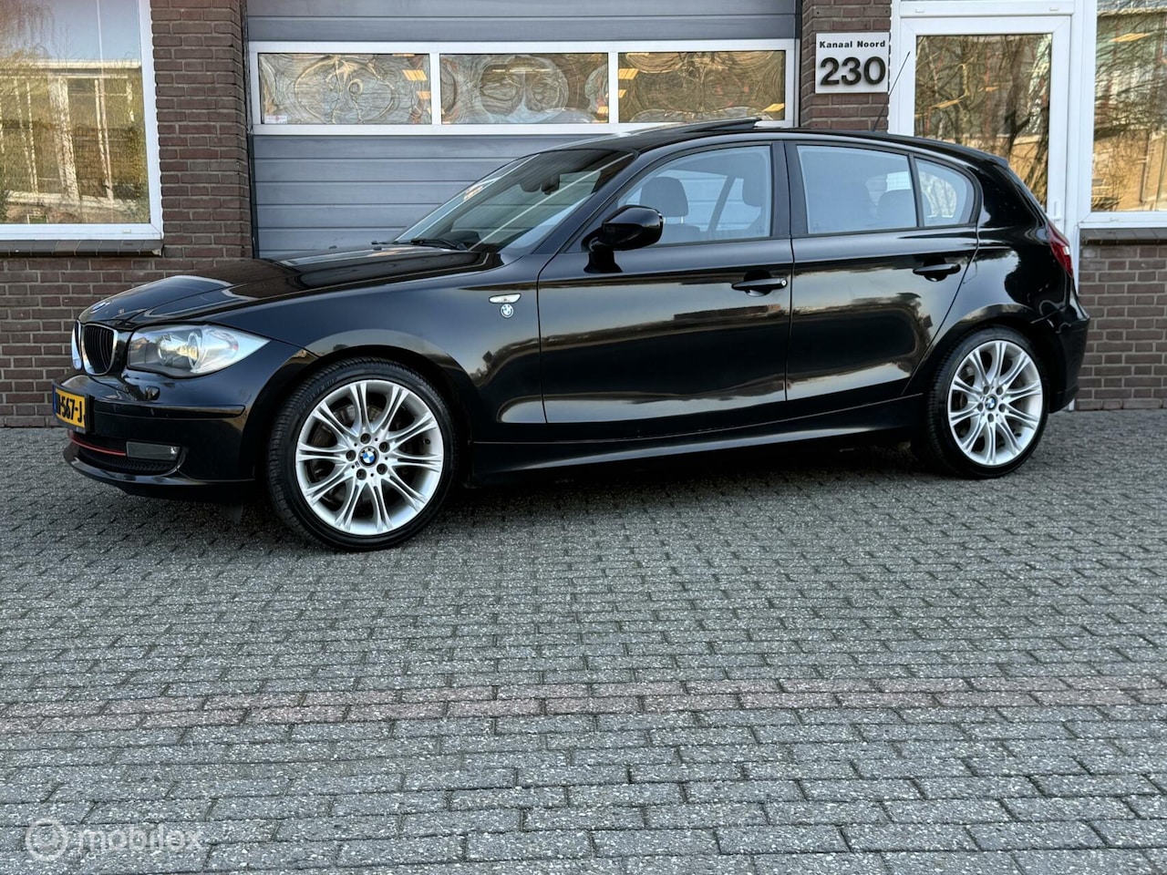 BMW 1-serie - 123d XENON/LEDER/NAVI/ECC-AIRCO/SCH,DAK - AutoWereld.nl