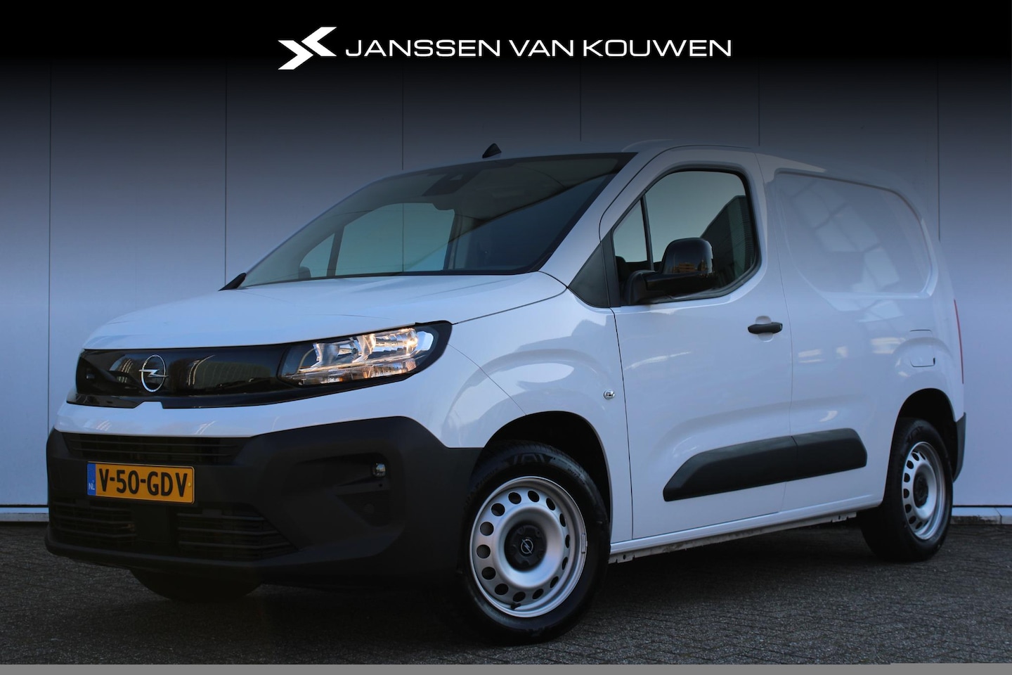 Opel Combo - 1.5 BlueHDi 100 pk L1 3-Zits / Carplay / Laadruimte betimmering - AutoWereld.nl