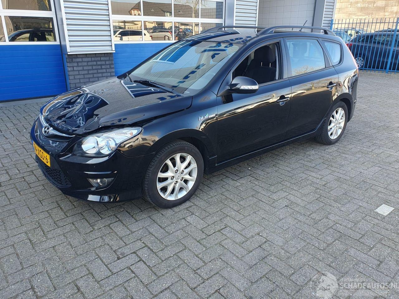 Hyundai i30 CW - I-30 1.6i i-Motion - AutoWereld.nl