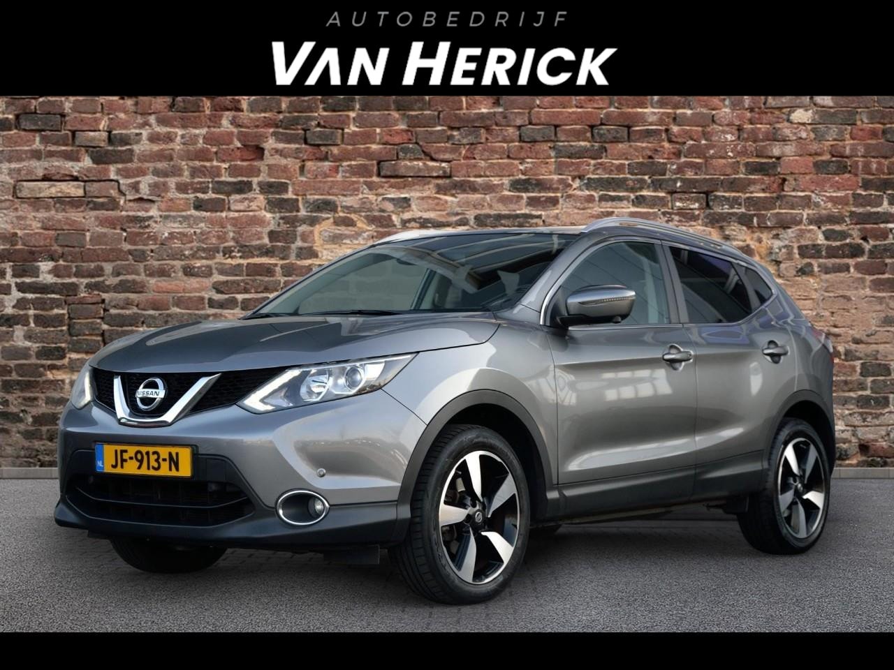 Nissan Qashqai - 1.2 N-Connecta | Panoramadak | Camera | Trekhaak - AutoWereld.nl