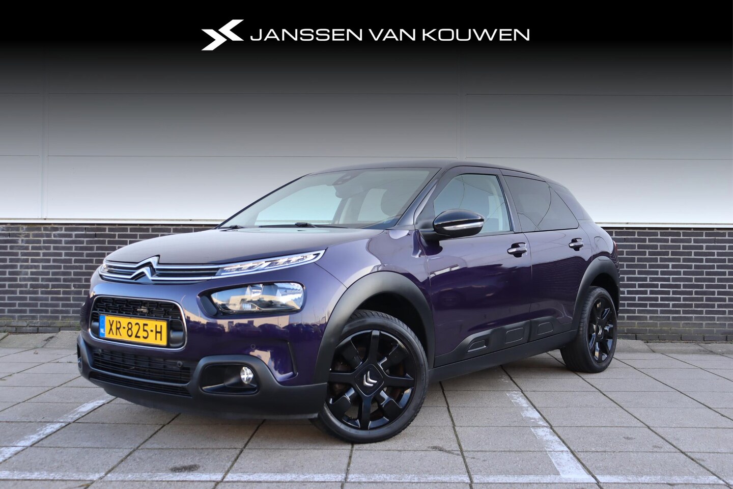 Citroën C4 Cactus - 1.2 PureTech Shine 130PK Navigatie Apple Carplay Achteruitrijcamera 17" LMV - AutoWereld.nl