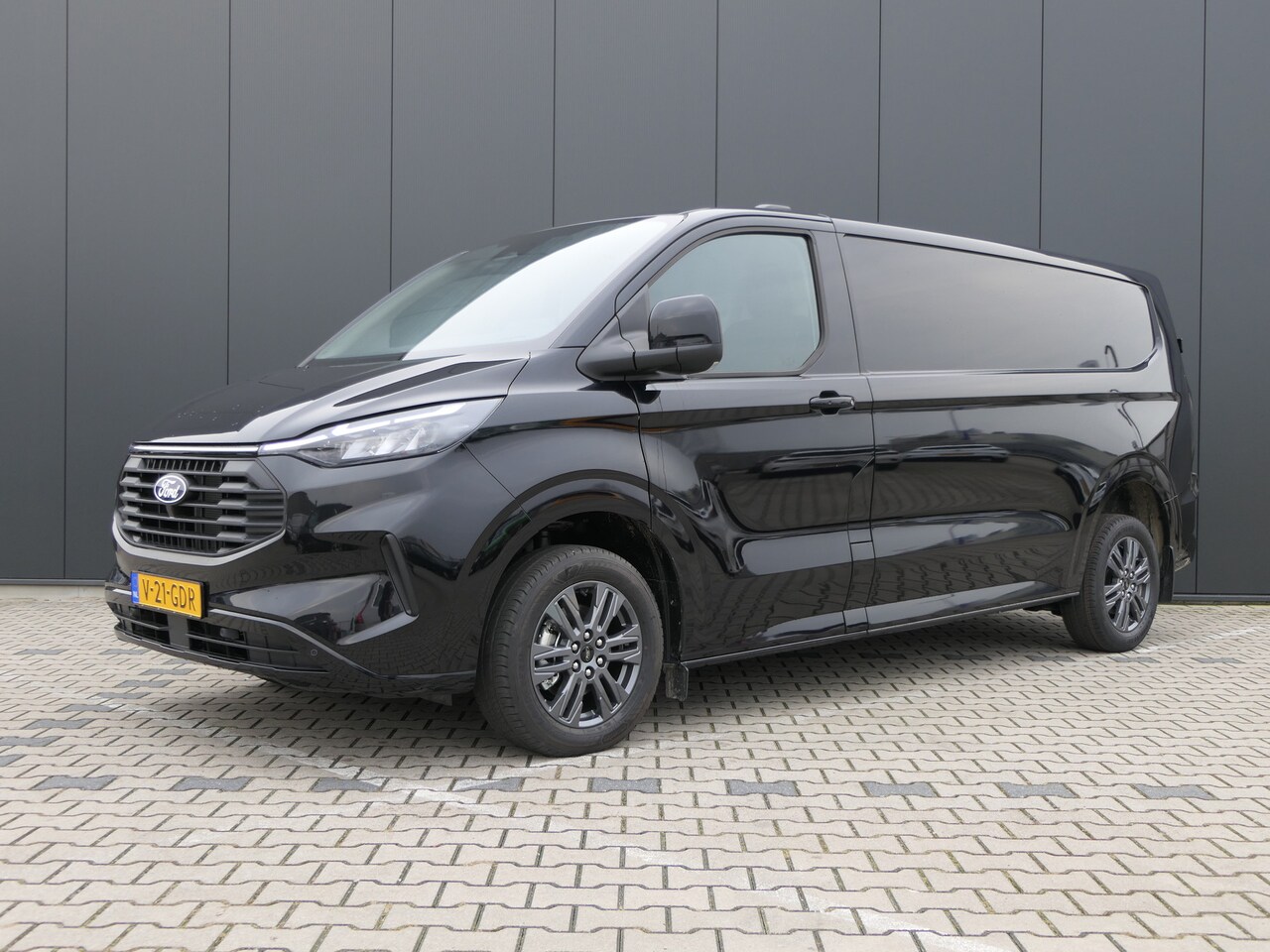Ford Transit Custom - 320 136 pk Automaat 2.0 TDCI L2H1 Limited | € 5.330,- Voorraad Voordeel | Uit voorraad lev - AutoWereld.nl
