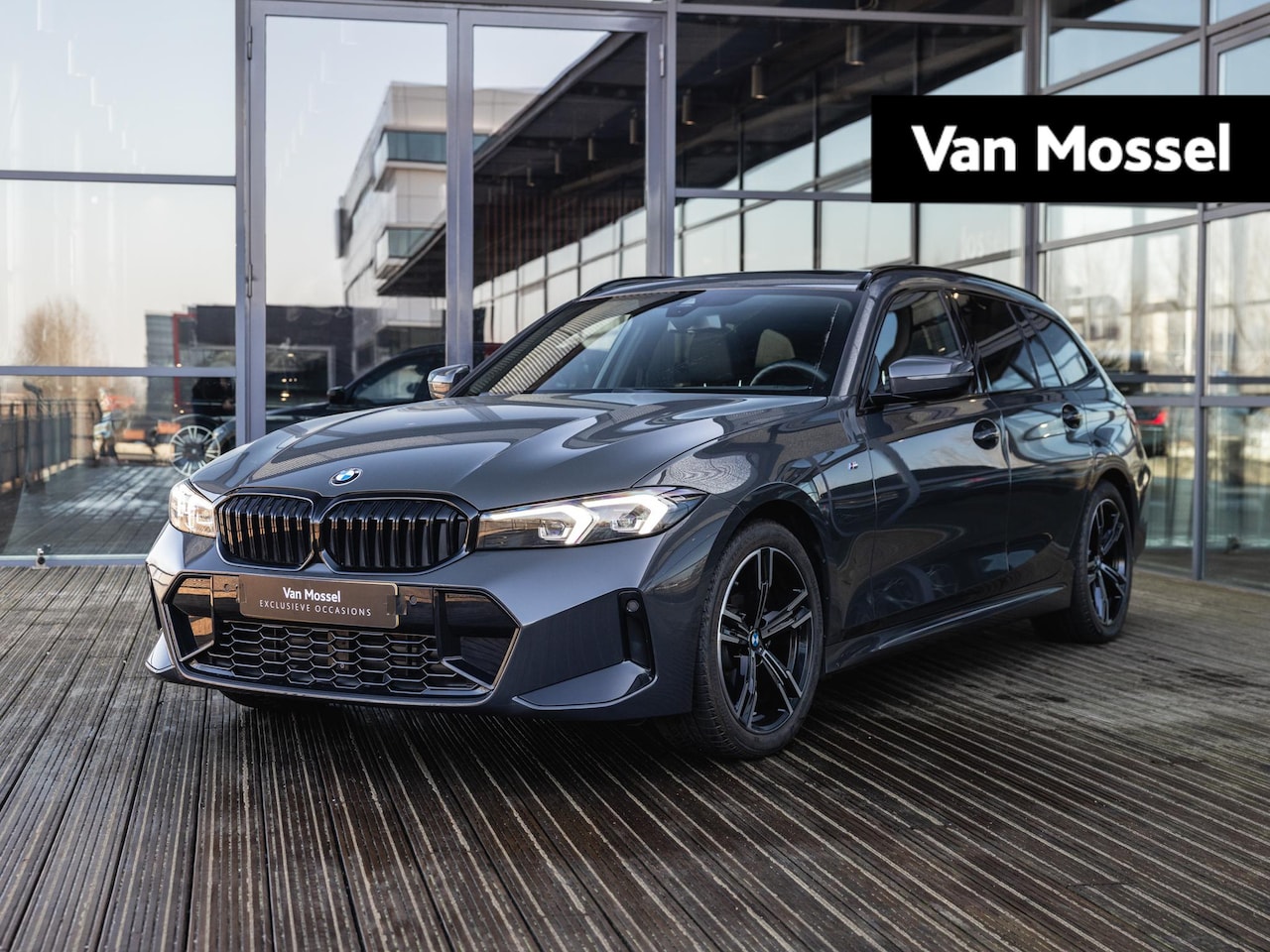 BMW 3-serie Touring - 318i Aut. |M-pakket| Panoramadak | DAB | Apple carplay | Half-Leder | Navigatie | Climate - AutoWereld.nl