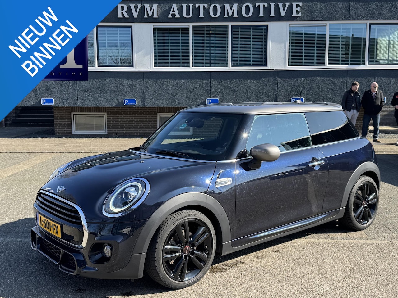 MINI Cooper - Mini 1.5 | ORIG. NL. NAP KM. | JCW PACK | STOELVERWARMING | RIJKLAAR INCL. 12 MND. BOVAGGA - AutoWereld.nl