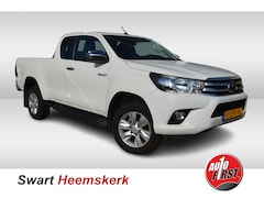 Toyota HiLux - 2.4 D-4D-F Xtra Cab Professional 4x4 | Euro 6 | Trekh. 3500kg | NL Auto | Airco | Cruise