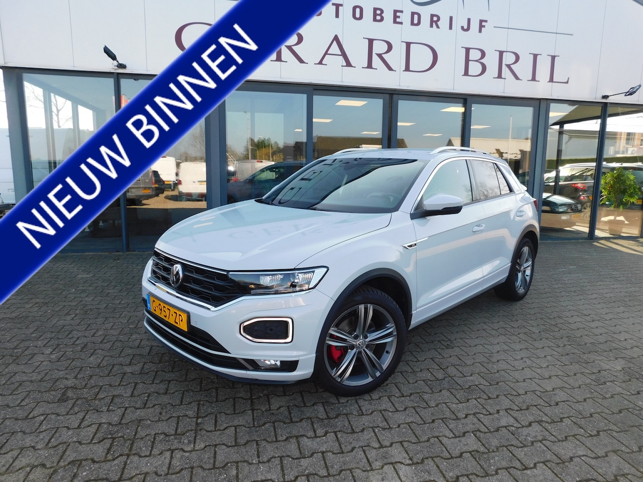 Volkswagen T-Roc - 1.5 TSI R-Line 1.5 TSI R-Line, Carplay, ACC, Virtual Cockpit, Trekhaak - AutoWereld.nl