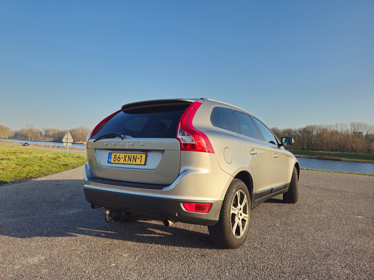 Volvo XC60 - 2.0 T5 FWD Summum - AutoWereld.nl