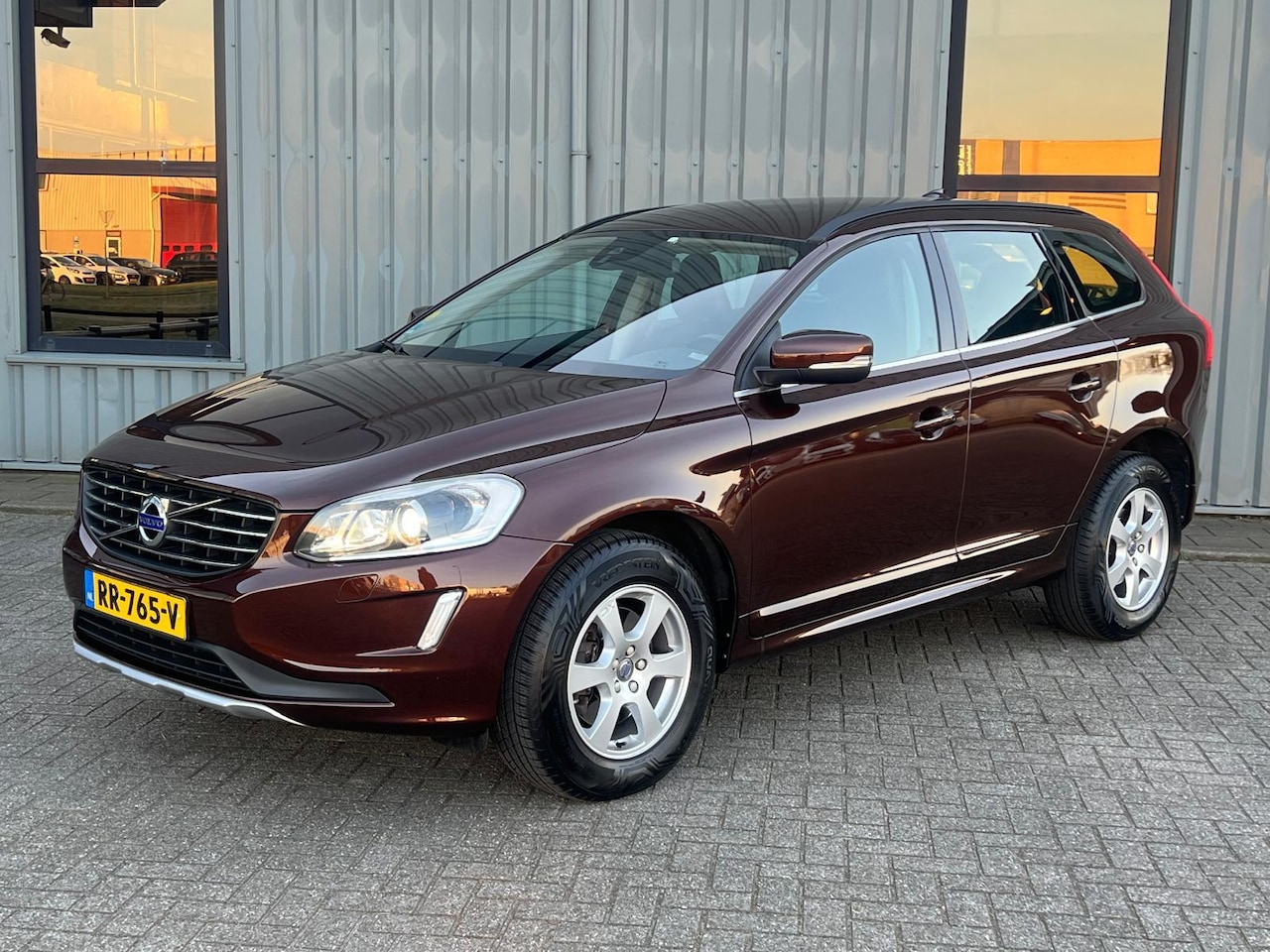 Volvo XC60 - 2.0 D4 FWD Automaat - AutoWereld.nl