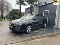 Ford Focus - 1.6-16V Futura AIRCO