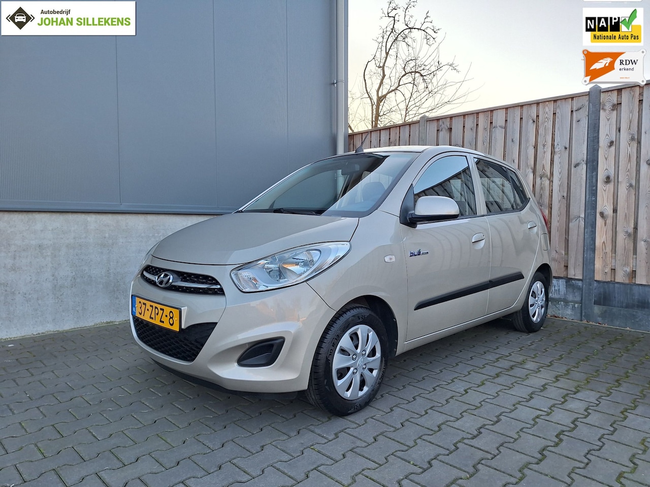 Hyundai i10 - 1.0 i-Drive Cool | Cruise-Control | NL-Auto | N.A.P. | APK tot 02-2026 - AutoWereld.nl