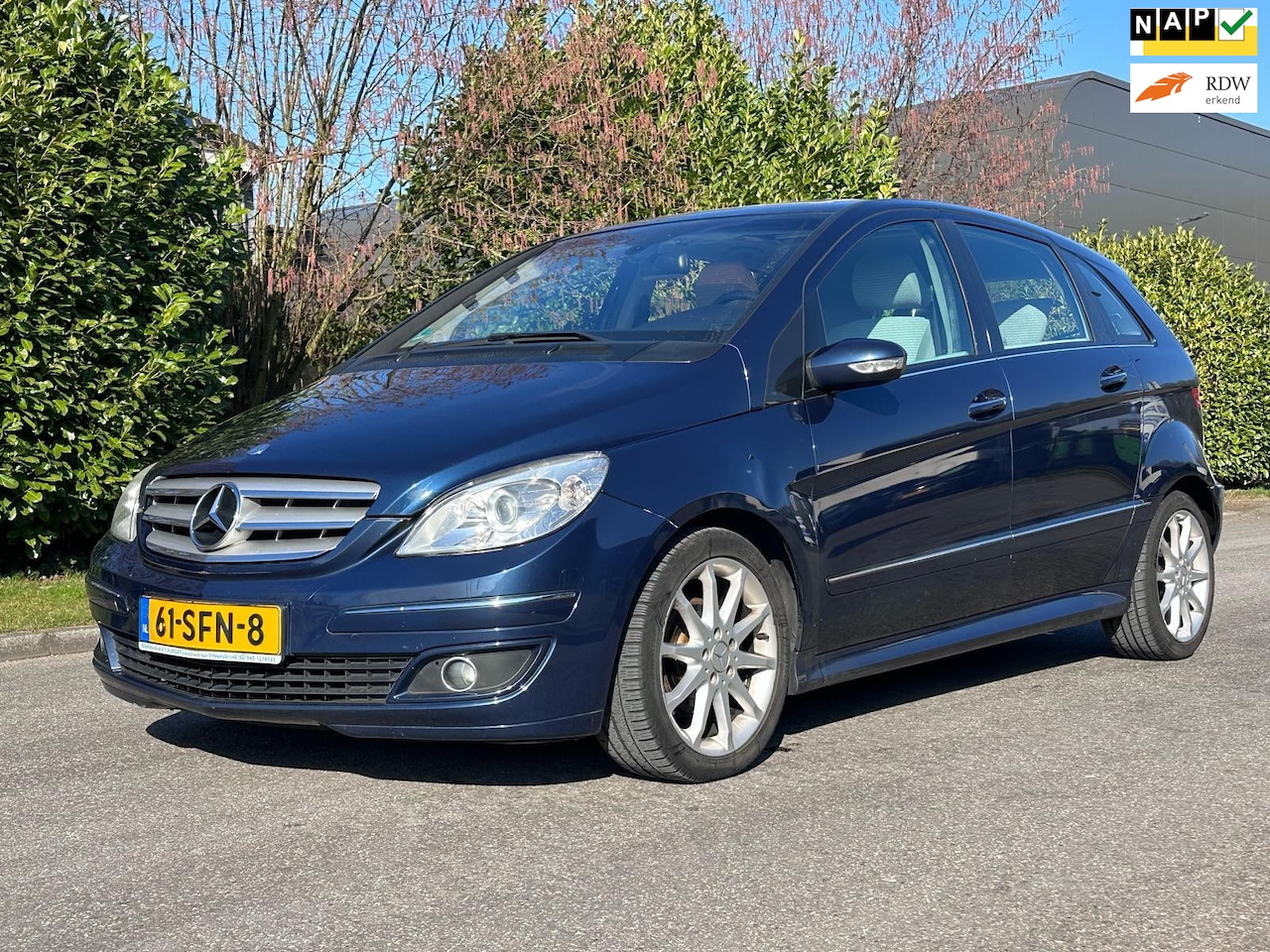 Mercedes-Benz B-klasse - 170 Panoramadak*Stoelverwarming*Clima*Dealer onderhouden*LM velgen* - AutoWereld.nl