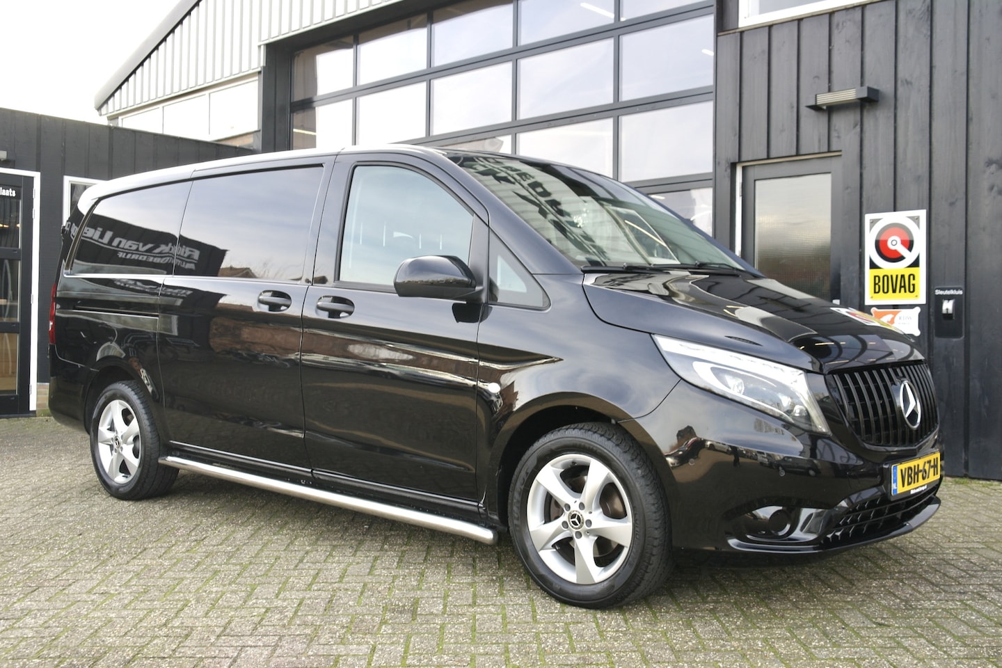 Mercedes-Benz Vito - 114 CDI Lang | NL-Auto | LED | Cruise | Carplay | Trekhaak - AutoWereld.nl