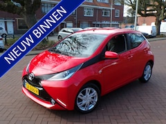 Toyota Aygo - 1.0 VVT-i x-wave CAMERA TELEFOON NAVIGATIE LM VELGEN