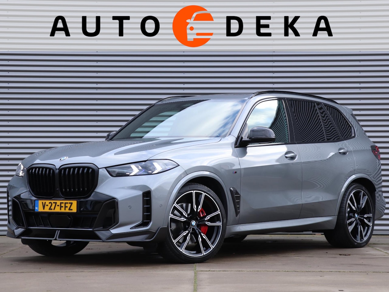 BMW X5 - 3.0d xDrive M-Sport Grijs Kenteken *Luchtvering*M-Performance* - AutoWereld.nl