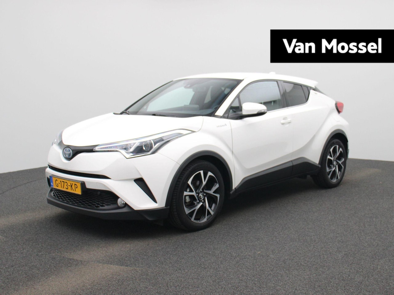 Toyota C-HR - 1.8 Hybrid Dynamic | Automaat | Navigatie | Camera | LMV | Climate control | Stoel verwarm - AutoWereld.nl