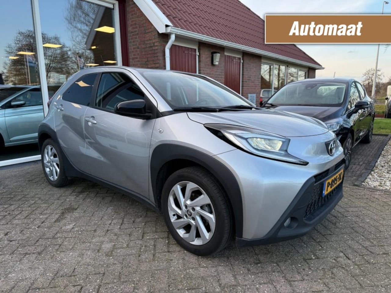 Toyota Aygo X - 1.0 VVT-I S-CVT PLAY AUTOMAAT!  CAMERA/TREKHAAK/NAVIGATIE VIA CA - AutoWereld.nl