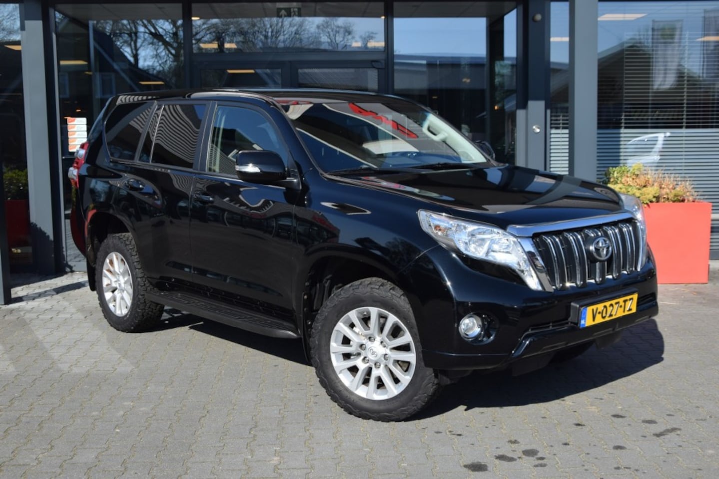 Toyota Land Cruiser 150 - 3.0 D-4D 5DRS VX A/T VAN - AutoWereld.nl