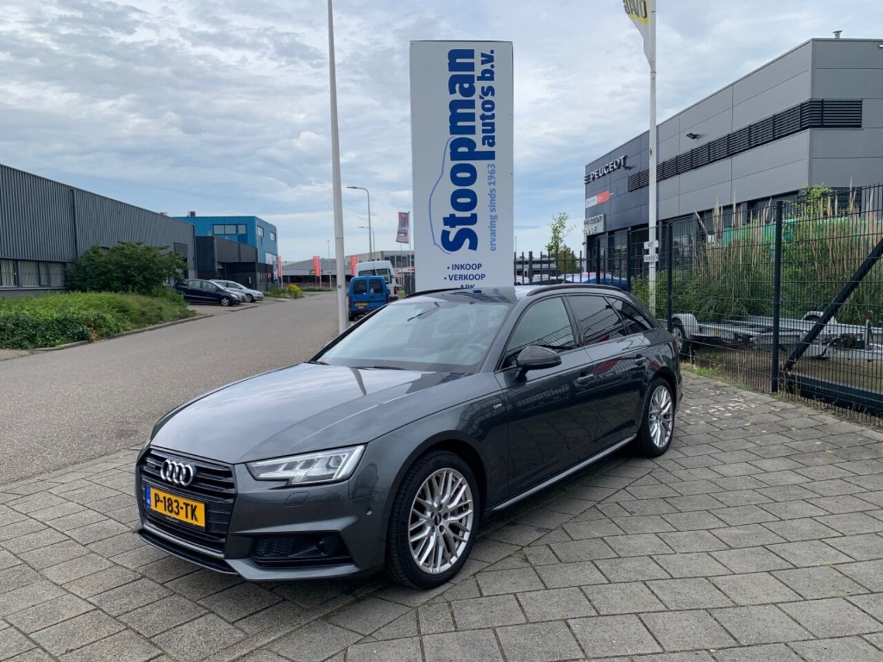 Audi A4 Avant - 2.0T Avant Quattro AUT. Sport S-Line Black Ed. - AutoWereld.nl