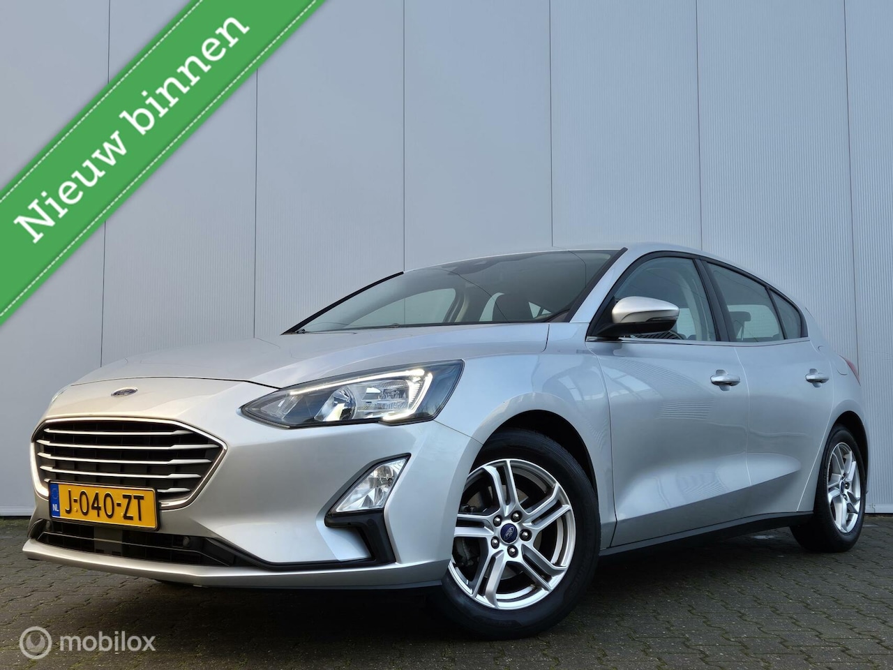 Ford Focus - 1.0 ECOBOOST/CAMERA/LED/CARPLAY/LANE ASSIST/CRUISE/PDC - AutoWereld.nl