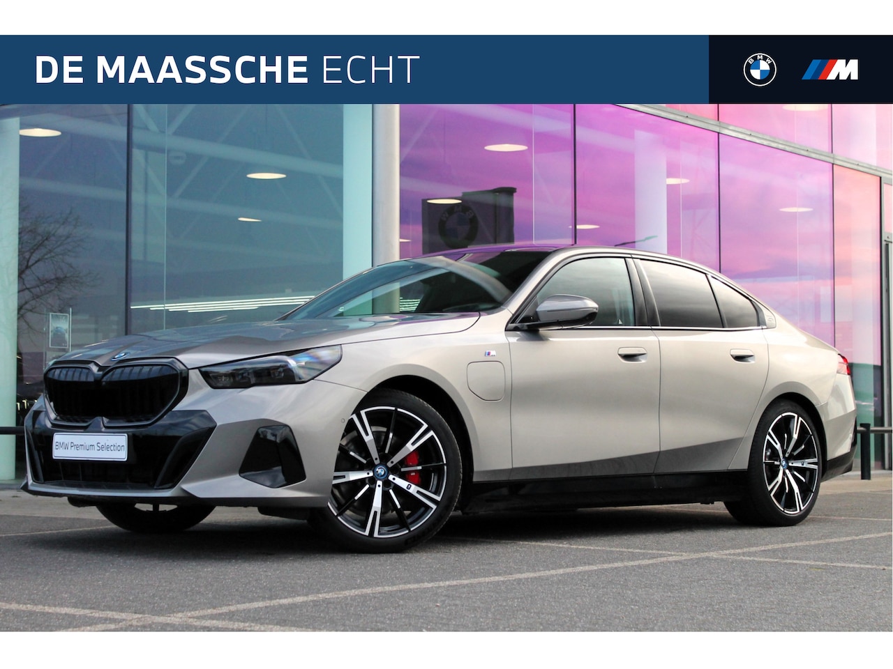 BMW 5-serie - 530e High Executive M Sport Automaat / Panoramadak / Trekhaak / Stoelventilatie / Stoelver - AutoWereld.nl