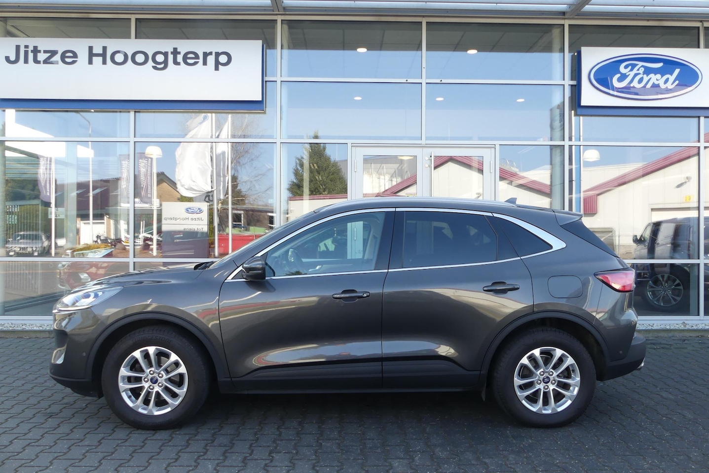 Ford Kuga - 1.5 EcoBoost Titanium X 150 PK.NAVI,ADAPTIVE CRUISE,WINTERPACK,1800 KG TREKGEWICHT,37827KM - AutoWereld.nl