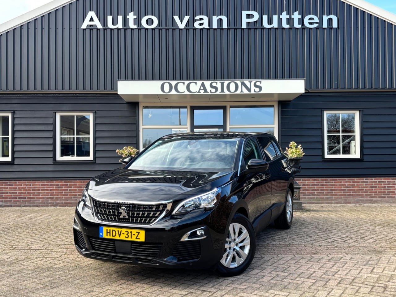 Peugeot 5008 - 1.2 PureTech / Automaat / 7-Pers. / Navigatie / Cruise / Clima / Apple CarPlay / Parkeerse - AutoWereld.nl