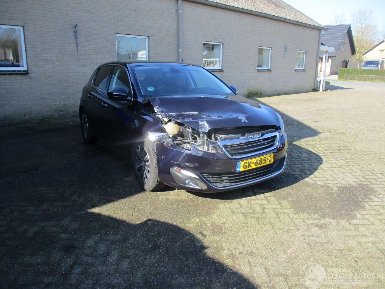 Peugeot 308 - 1.2 PureTech Allure NAP - AutoWereld.nl