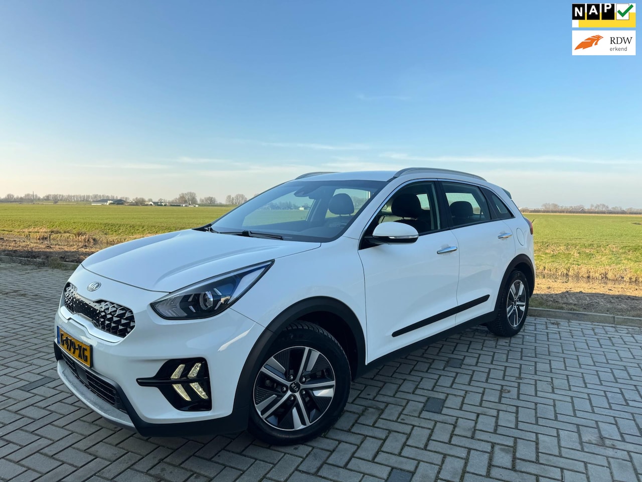 Kia Niro - 1.6 GDi Hybrid ExecutiveLine 2020 Airco Clima Navigatie Carplay Automaat Line assist Cruis - AutoWereld.nl