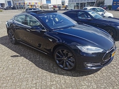 Tesla Model S - Base