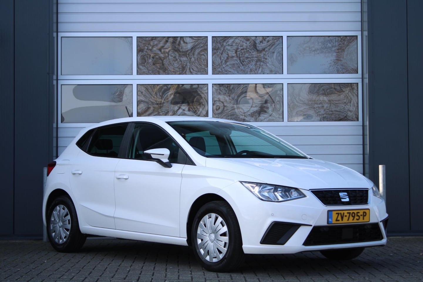 Seat Ibiza - 1.0 TSI Style Business Intense Automaat AdapCruise/Clima/Navi/Bluetooth/Keyless/Camera/PDC - AutoWereld.nl