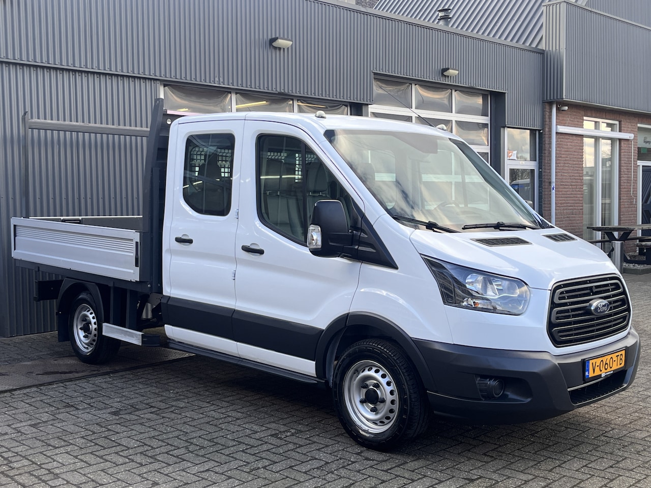 Ford Transit - 310 2.0 TDCI DC Openlaadbak Pick-up Trekhaak 2100kg trekgewicht Bluetooth telefoon voorber - AutoWereld.nl