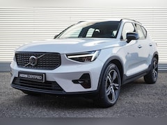 Volvo XC40 - 2.0 B3 Plus Dark Parkeerverwarming met timer | Elektrisch wegklapbare trekhaak | Verwarmde