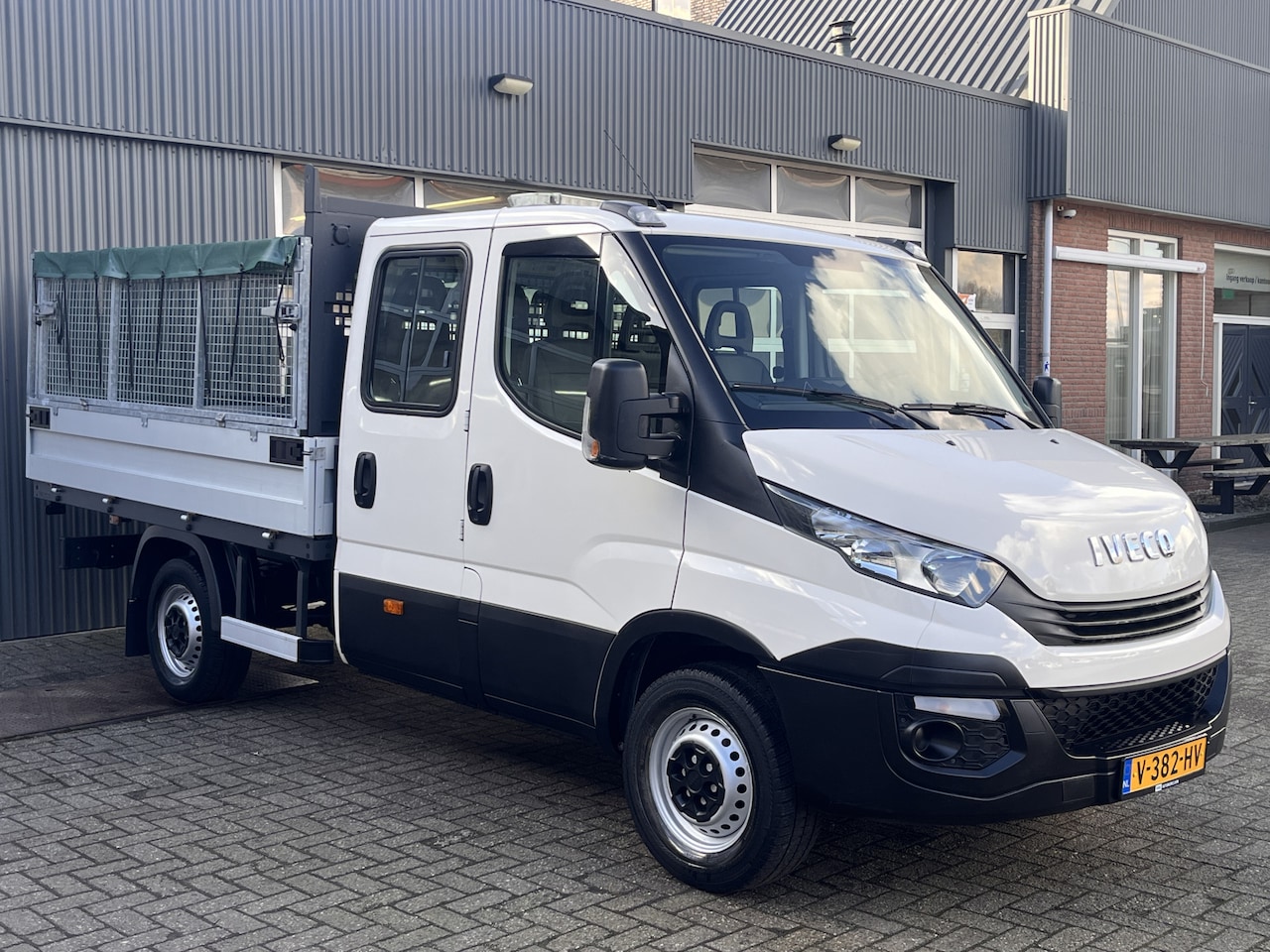 Iveco Daily - 35S12D 2.3 345 6 persoons 3500kg trekgewicht Airco Euro 6 Pick-up Open laadbak Bakwagen 1e - AutoWereld.nl