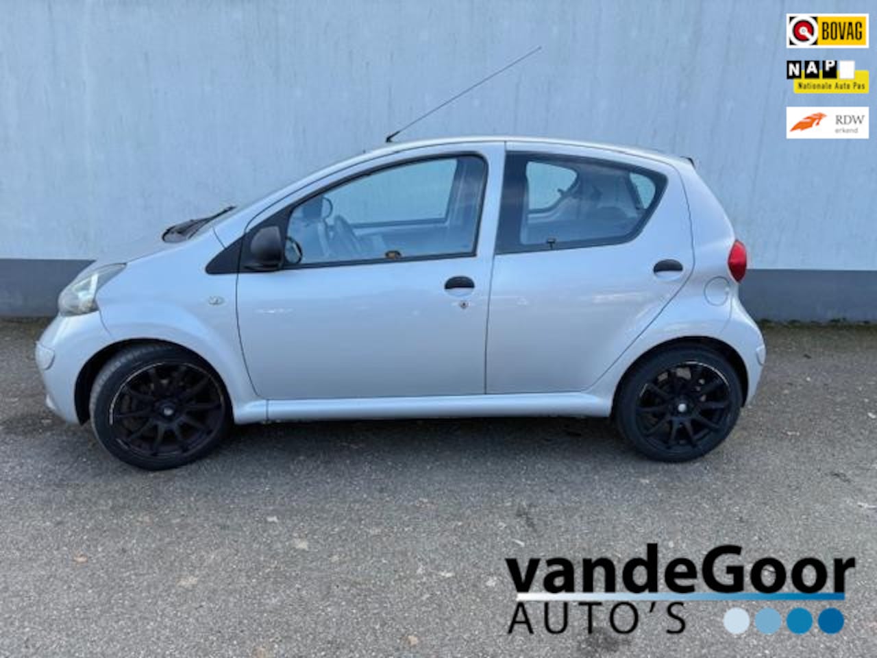 Toyota Aygo - 1.0-12V, '08, 5-drs, airco, lm velgen, jaar apk ! - AutoWereld.nl