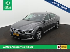 Volkswagen Passat - 1.4 TSI GTE Connected Series NAVI CLIMA LED