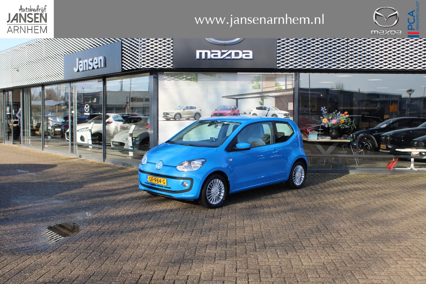 Volkswagen Up! - 1.0 high up! BlueMotion 1.0 high up! BlueMotion , Airco, Cruise, Navi, PDC, LMV 15 Inch, All Season - AutoWereld.nl