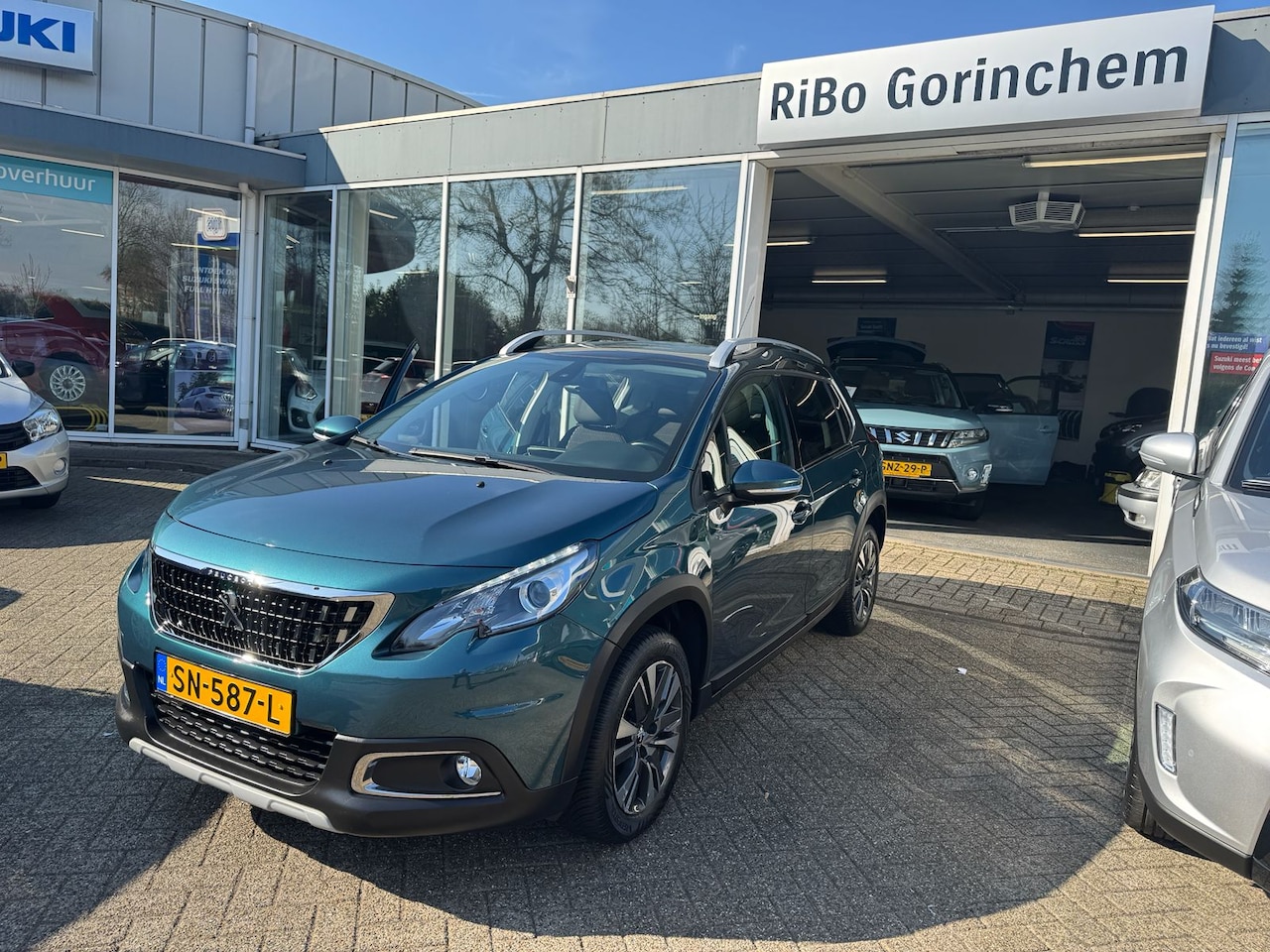 Peugeot 2008 - 1.2 PureTech Allure 1.2 PureTech 110pk Allure - AutoWereld.nl