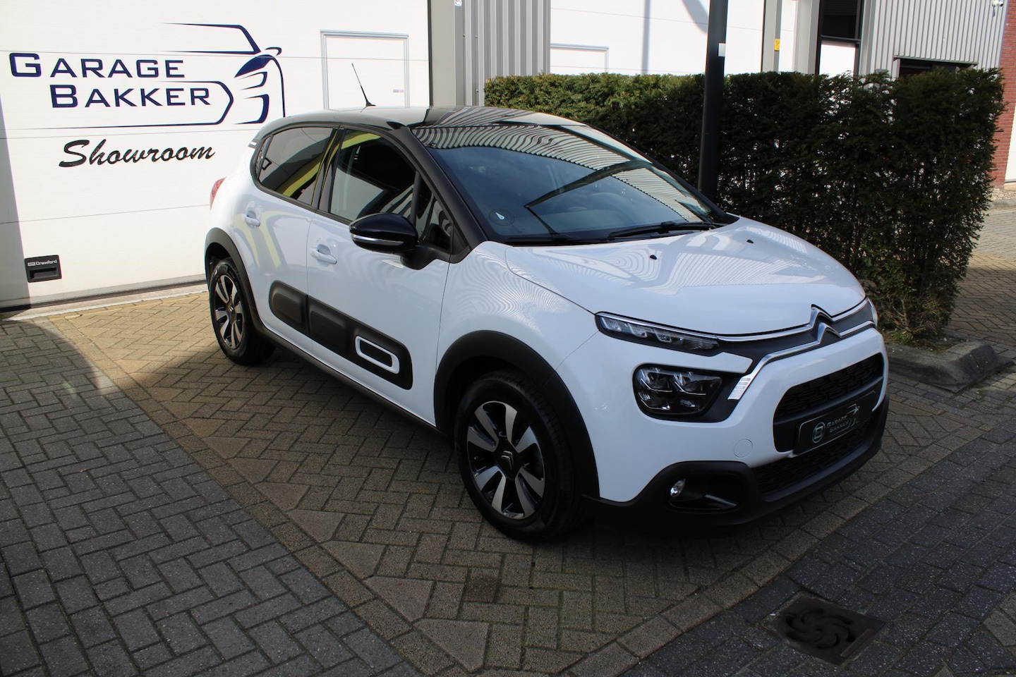 Citroën C3 - 1.2 PureTech Shine Bi-Tone Led Navi-Carplay Stoelverwarming - AutoWereld.nl