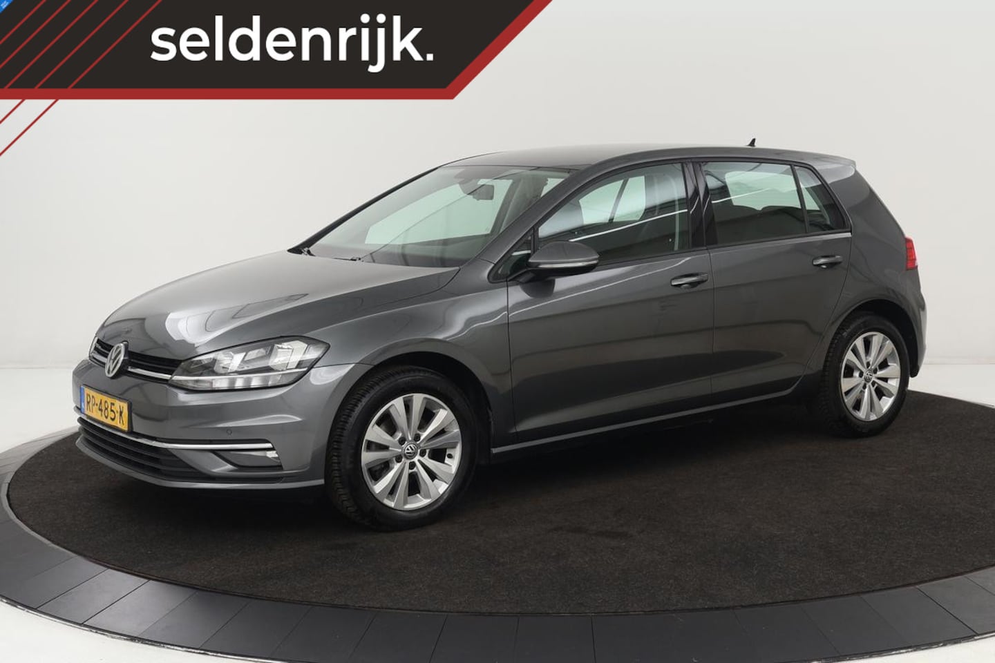 Volkswagen Golf - 1.0 TSI Comfortline | Carplay | Navigatie | Adaptive cruise | Climate control | PDC | Blue - AutoWereld.nl