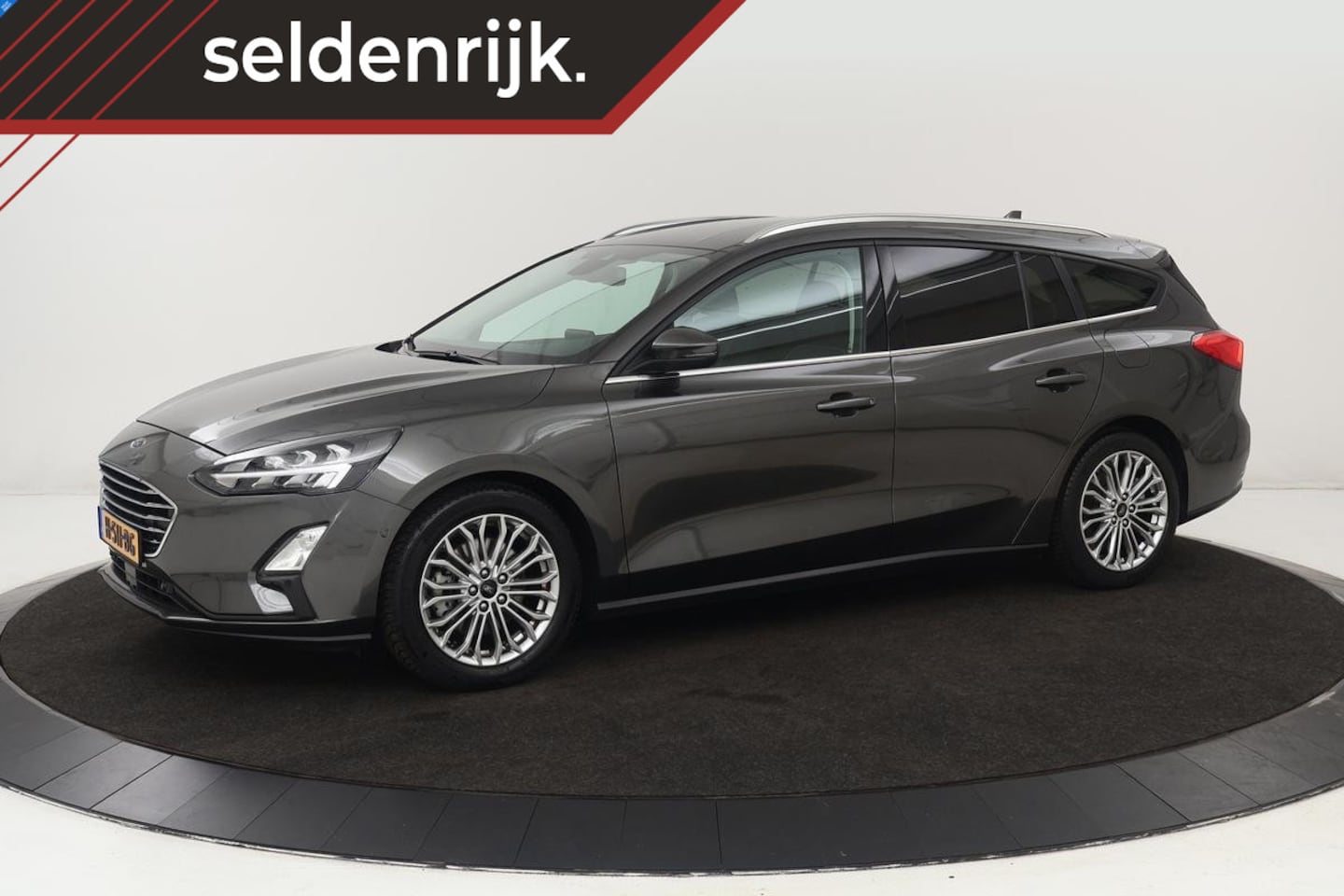 Ford Focus - 1.0 EcoBoost Titanium | Trekhaak | Camera | Full LED | Navigatie | Keyless | Park Assist | - AutoWereld.nl