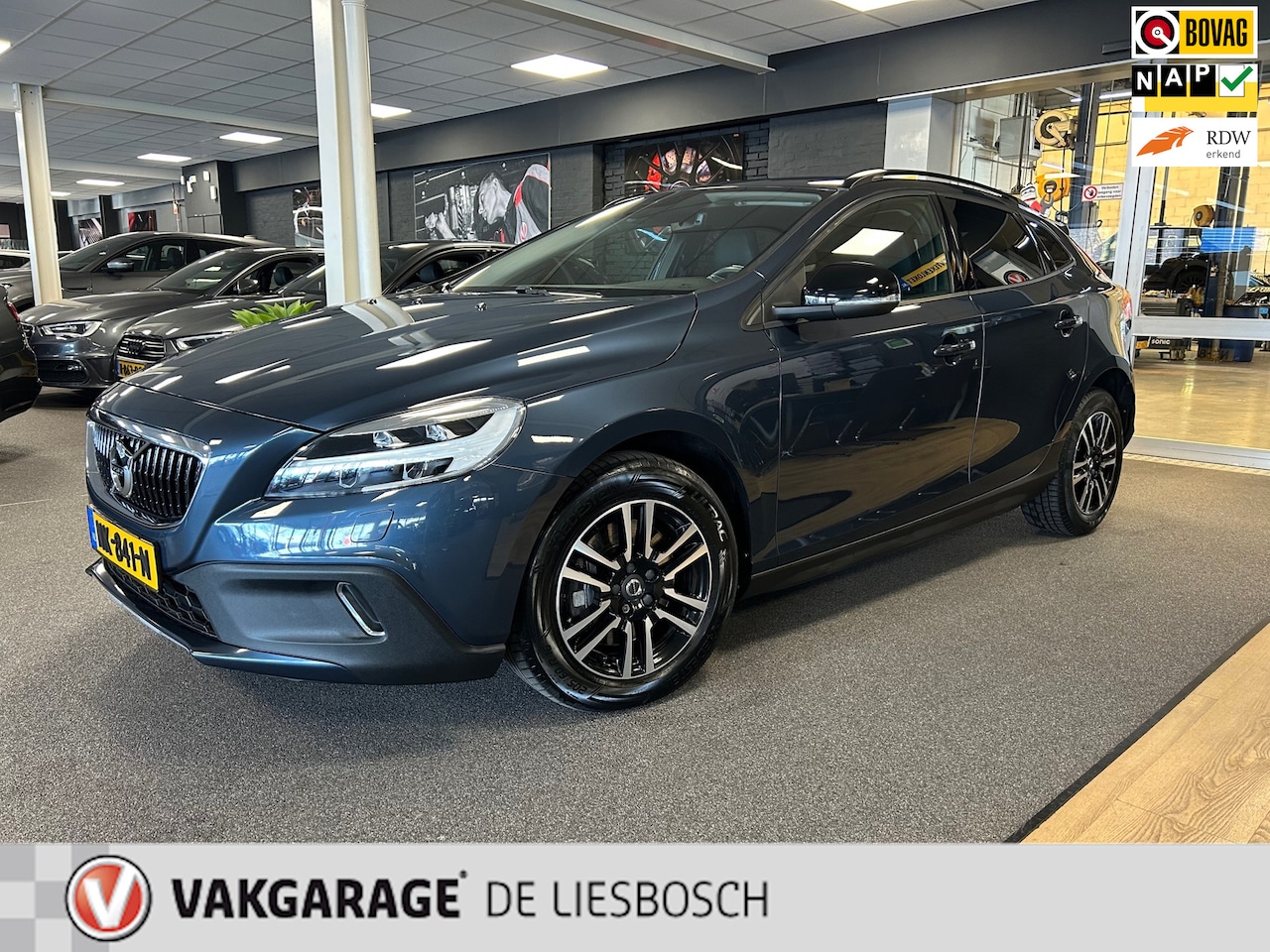 Volvo V40 Cross Country - 2.0 D3 Nordic 2.0 D3 Nordic+,leer,led,navi,pdc,cruisec, boeken,orig. nederlands - AutoWereld.nl