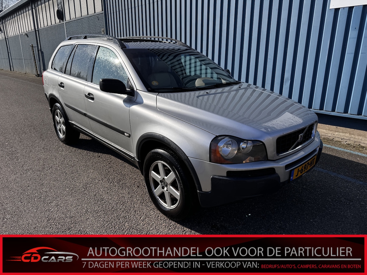 Volvo XC90 - 2.5 T Kinetic Leder, Airco, Cruise control, Parkeersensoren, 7 persoons - AutoWereld.nl