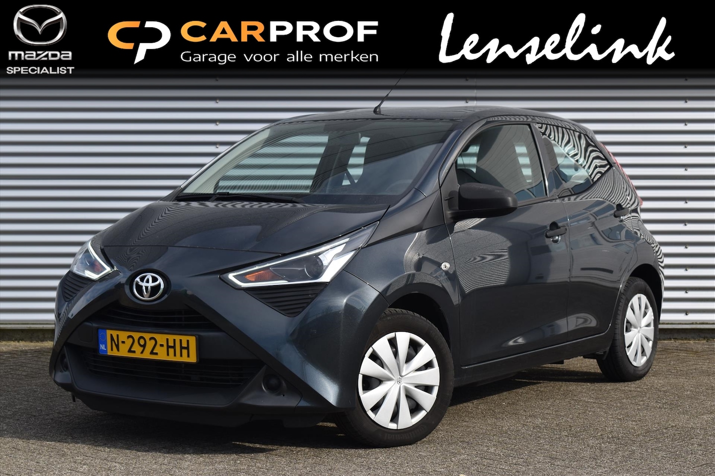 Toyota Aygo - 1.0 VVT-i 5drs X-Fun | 1 Jaar BOVAG garantie | Airco | Dealeronderhouden | Bluetooth | Ele - AutoWereld.nl