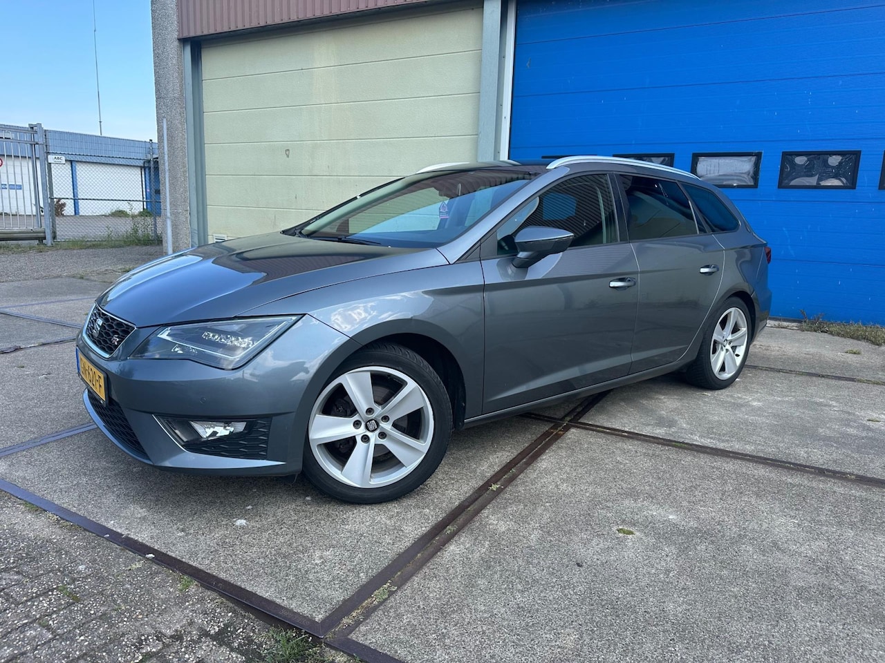 Seat Leon ST - 1.4 EcoTSI FR Connect Airco! NAVi camera! 2015 - AutoWereld.nl