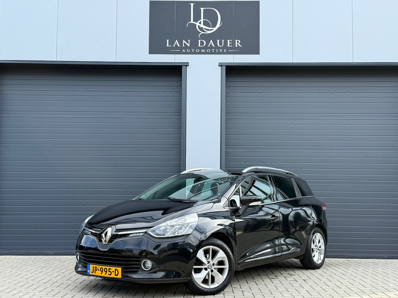 Renault Clio Estate - 0.9 TCe Limited / Navi / Cruise / Airco - AutoWereld.nl