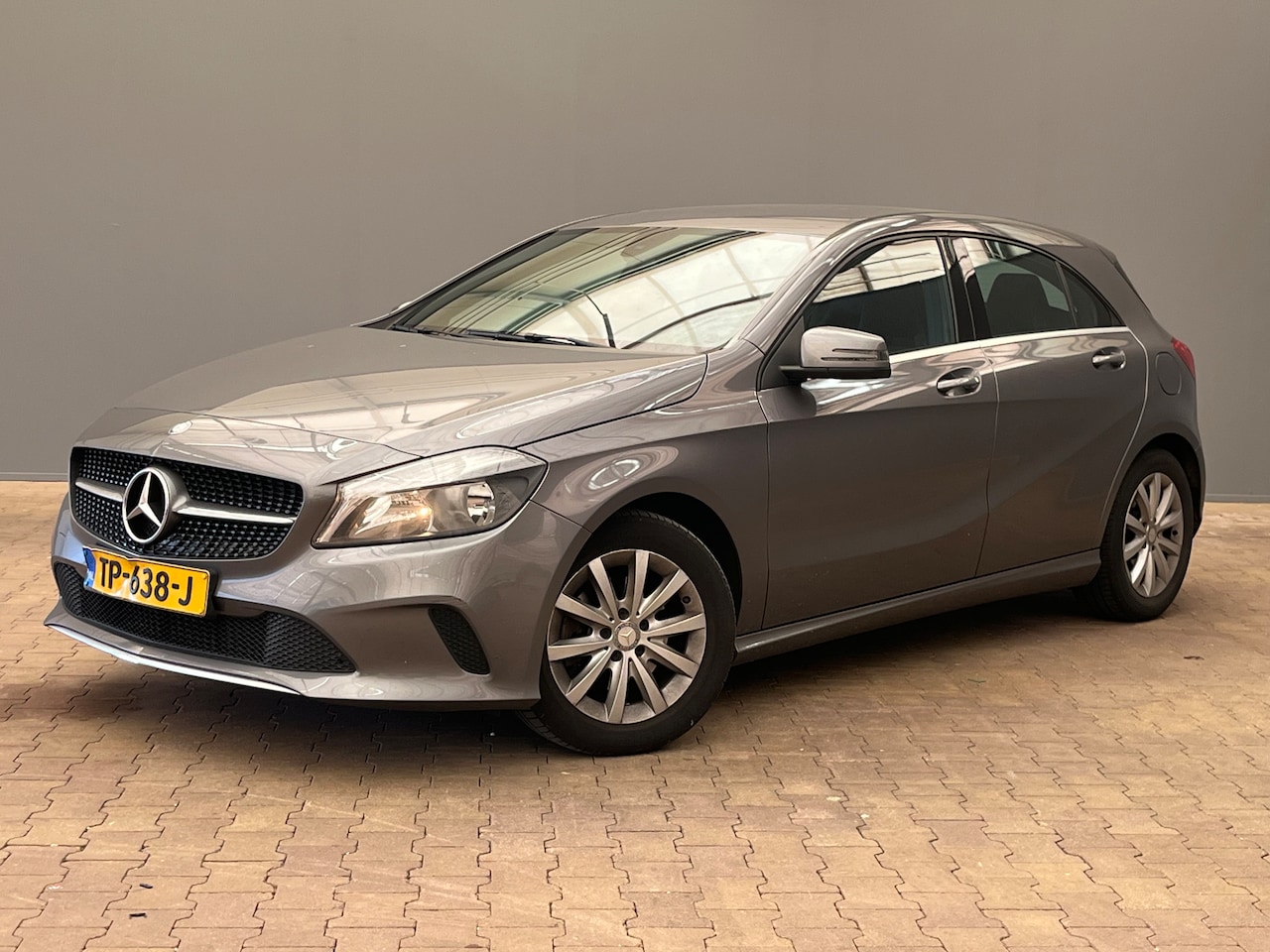 Mercedes-Benz A-klasse - 180 | Navigatie | airco | airco (automatisch) - AutoWereld.nl