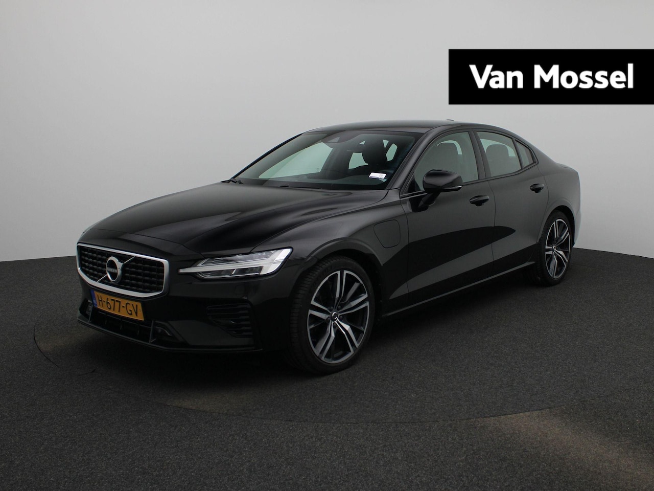 Volvo S60 - 2.0 T6 AWD Twin Engine R-Design | APPLE CAR PLAY | STOEL & STUUR VERWARMING | BOWERS&WILKI - AutoWereld.nl