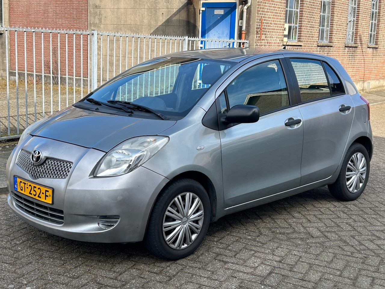 Toyota Yaris - 1.3 VVTi Terra 2006 5-deurs! Elektrische ramen! Stuurbekrachtiging! Zuinig! - AutoWereld.nl