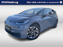 Volkswagen ID.3 - First Plus 58 kWh Warmtepomp / Navigatie / 18"LM / Panoramadak / Parkeersensoren / Stoelve